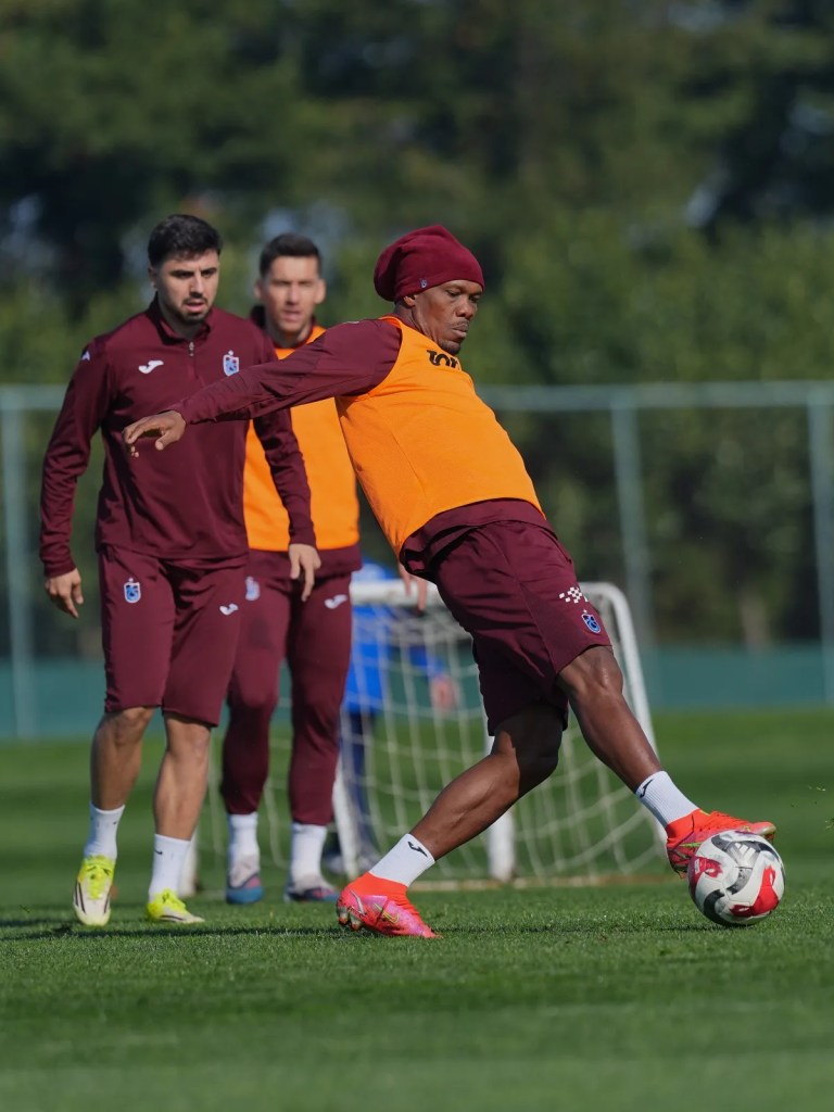 Trabzonspor Galatasaray Maçı İçin Hazırlıklarını Sürdürüyor