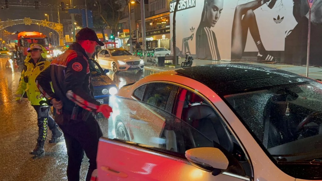 Kadıköy'de Trafik ve Asayiş Denetimi Yapıldı