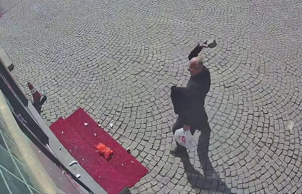 Eczaneyi Yakmaya Çalışan Eczacı Gözaltına Alındı