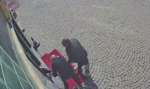 Eczaneyi Yakmaya Çalışan Eczacı Gözaltına Alındı