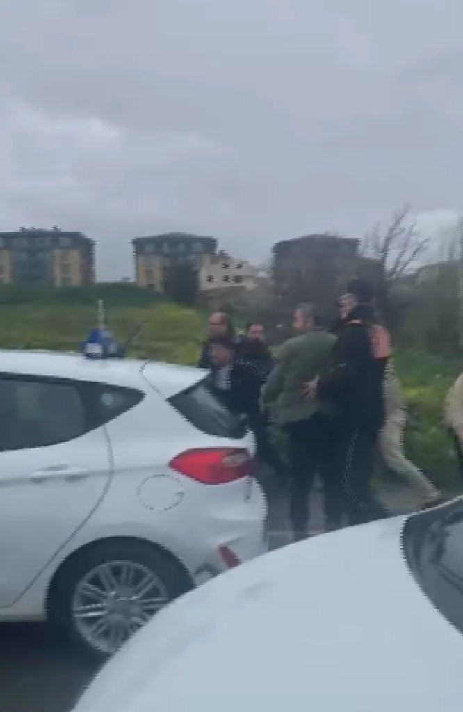 Silivri'de Sınavı Geçemeyen Aday ve Babası Komisyon Üyesine Saldırdı
