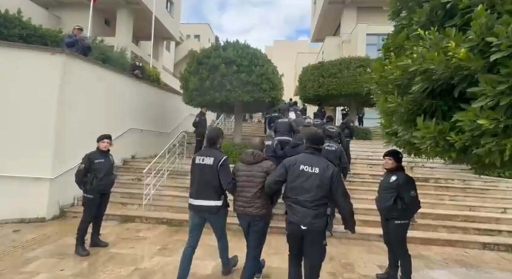 Marmaris Belediyesi'nde Rüşvet Soruşturması: 13 Gözaltı