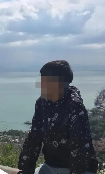 Kocaeli'de Market Çıkışında Bıçaklı Kavga: 17 Yaşındaki Genç Yaralandı