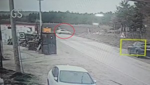 Eskişehir'de Şarampole Devrilen Araçta 3 Kişi Yaralandı