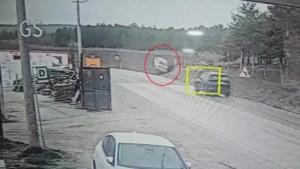 Eskişehir'de Şarampole Devrilen Araçta 3 Kişi Yaralandı