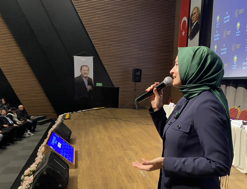 Fatma Betül Sayan Kaya'dan CHP'ye sert eleştiri