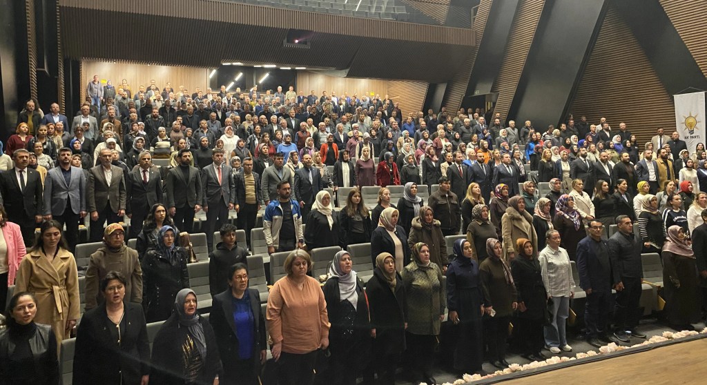 Fatma Betül Sayan Kaya'dan CHP'ye sert eleştiri
