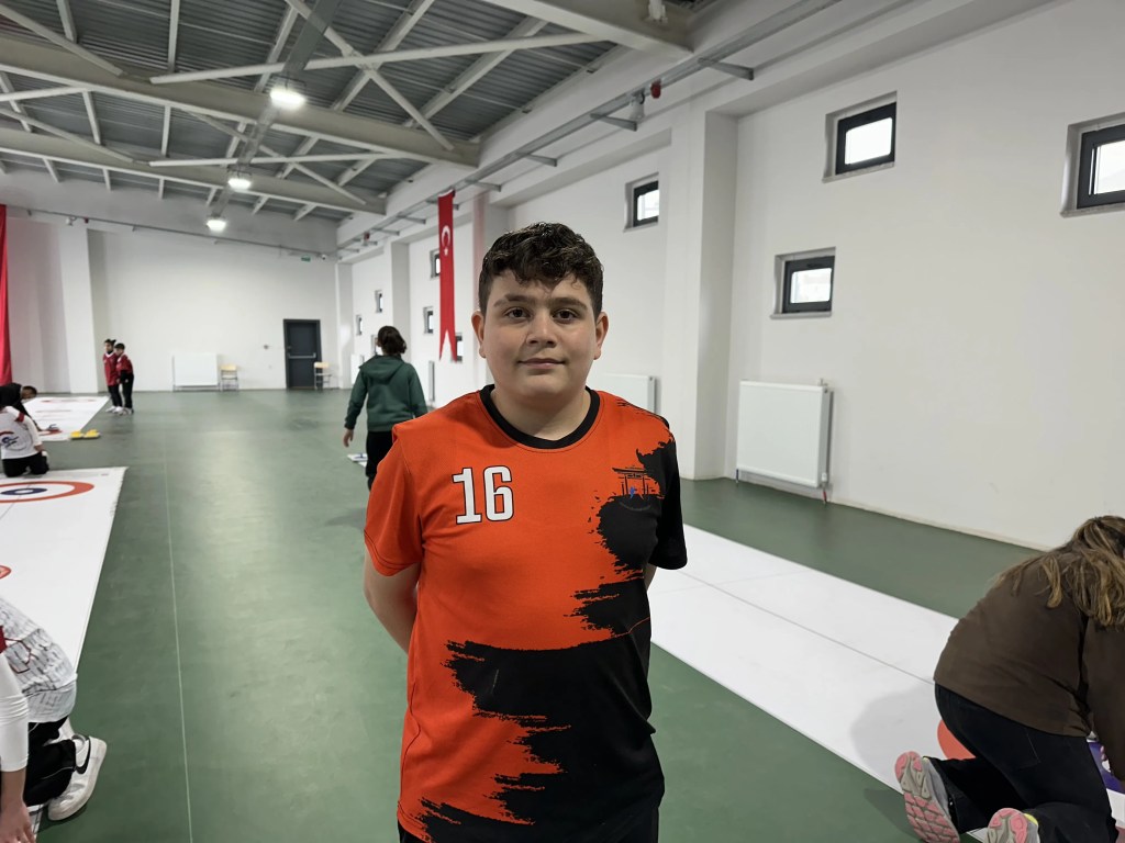 Ankara'da Ortaokul Öğrencilerinin Floor Curling Başarısı