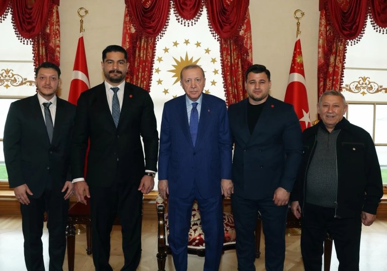 Cumhurbaşkanı Erdoğan Güreş Federasyonu Başkanı Akgül'ü Ağırladı