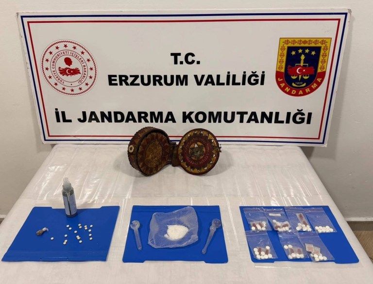 Erzurum'da Altın İşlemeli Tevrat Ele Geçirildi