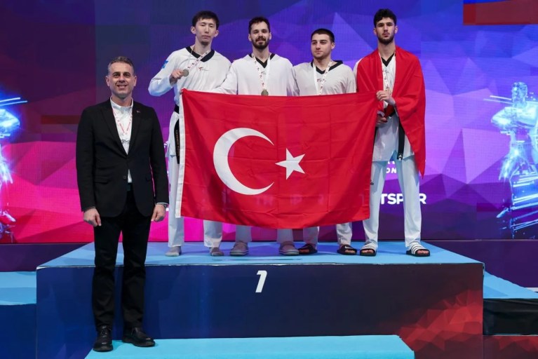 Türkiye Açık Taekwondo Turnuvası'nda Türk Sporcular Madalyaları Topladı