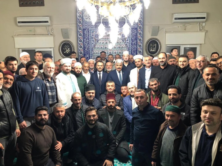 Vali Aktaş Erenler Mahallesi’nde vatandaşlarla buluştu