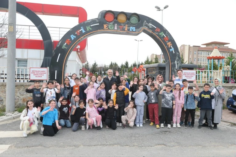 Çayırova’da miniklere trafik eğitimi