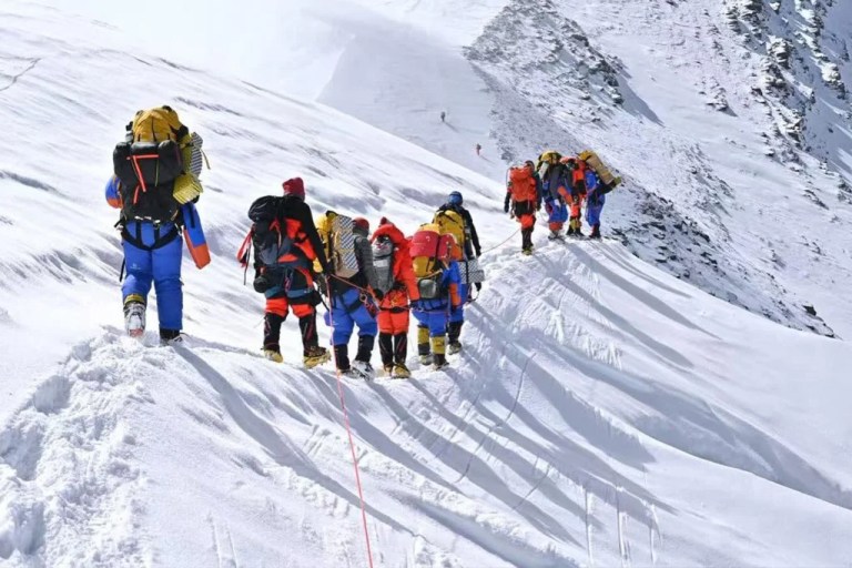 Everest’te sigorta vurgunu: Dağcıları hasta edip milyonlarca dolar aldılar