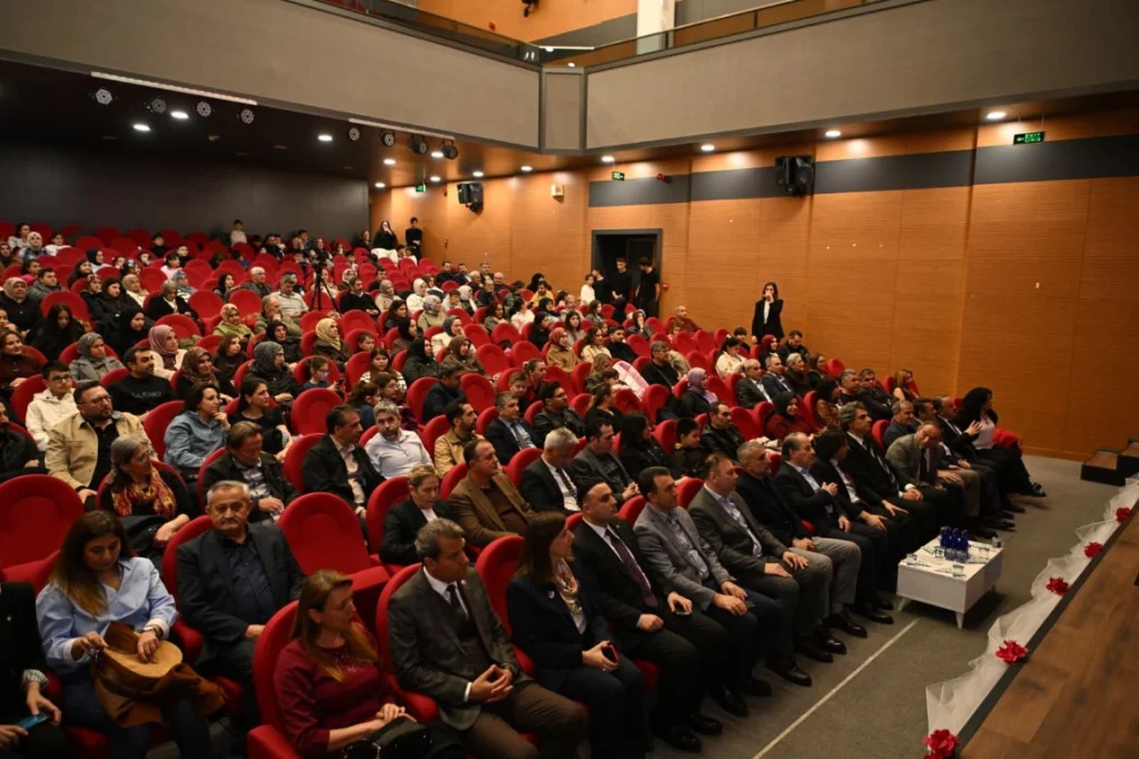 Öğrencilerden anlamlı destek: Şiirler LÖSEV için okundu