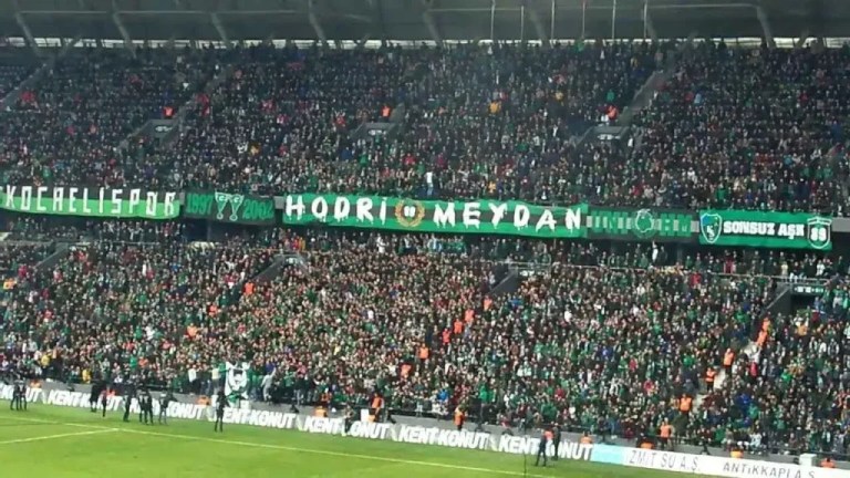 Hodri Meydan’dan siyah protesto