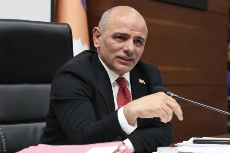 Körfez Belediye Başkanı Söğüt: Çamur at izi kalsın siyaseti