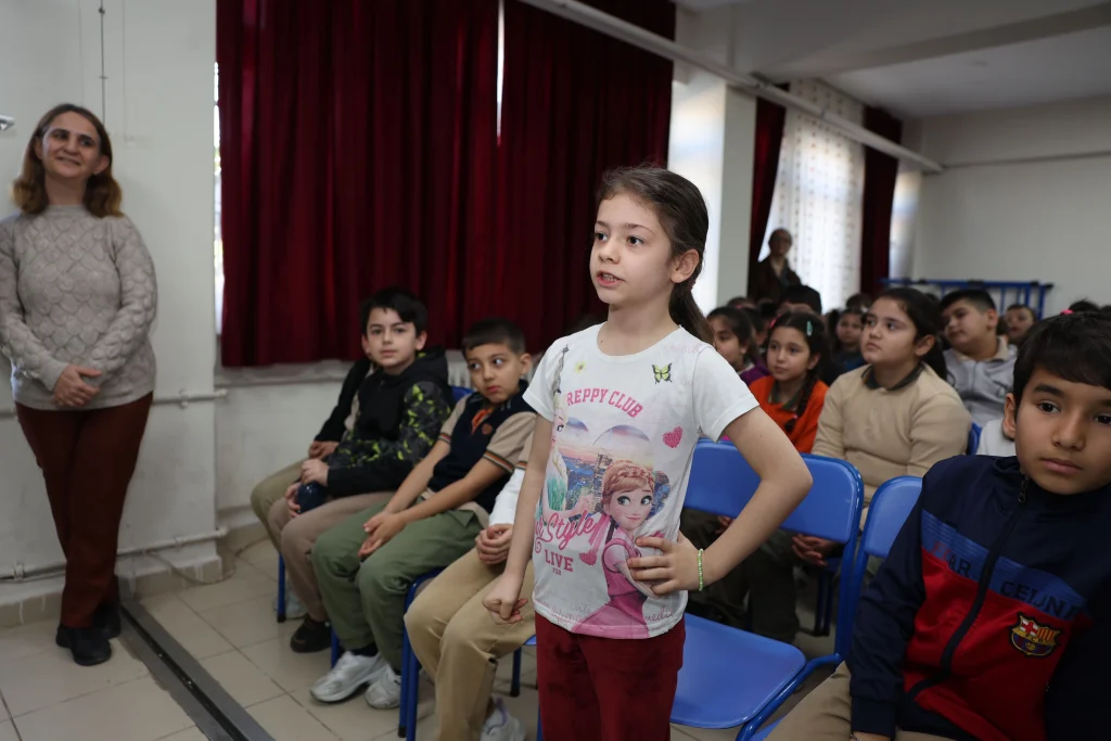 Başkan Bıyık’tan miniklere yerel yönetim dersi