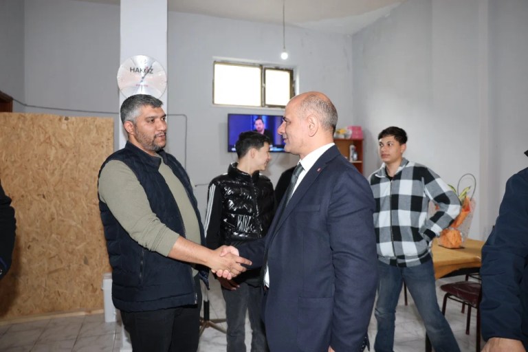 Körfez Belediye Başkanı Söğüt’ten Romanlar Derneği’ne ziyaret