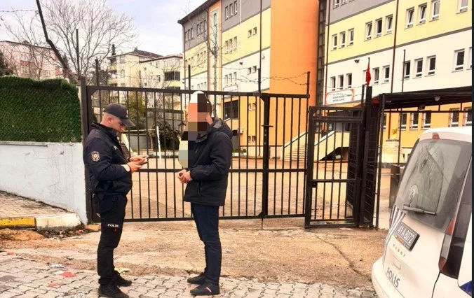 Okullarda güvenlik alarmı: Her okula iki polis!