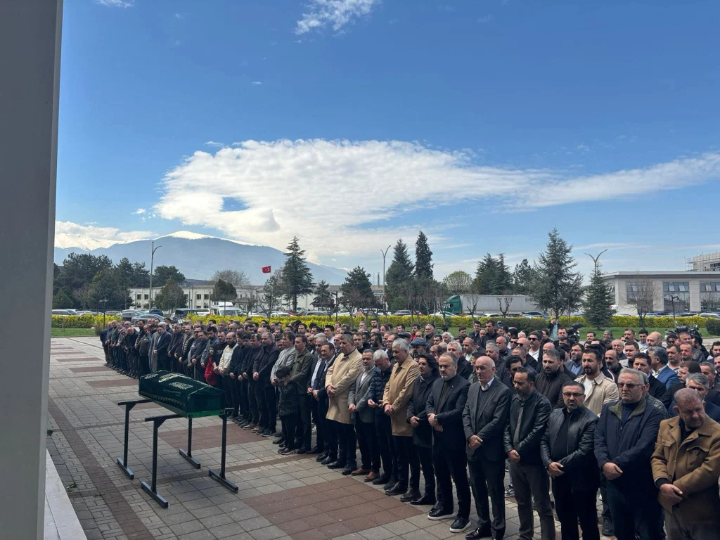 Milli Görüş’ün sembol ismi Adnan Dursun son yolculuğuna uğurlandı