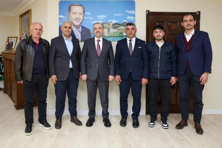 Yeniden Refah’tan Adem Yıldız AK Parti’ye geçti