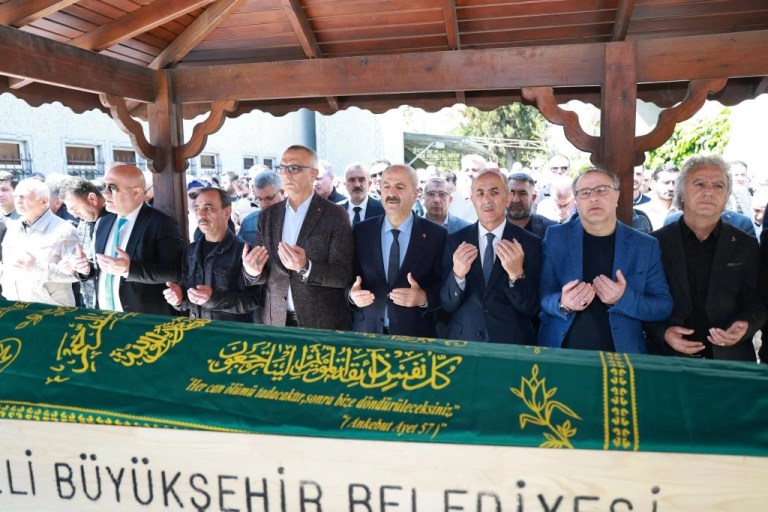 Şahinder Gülen hayatını kaybetti, sevenleri uğurladı