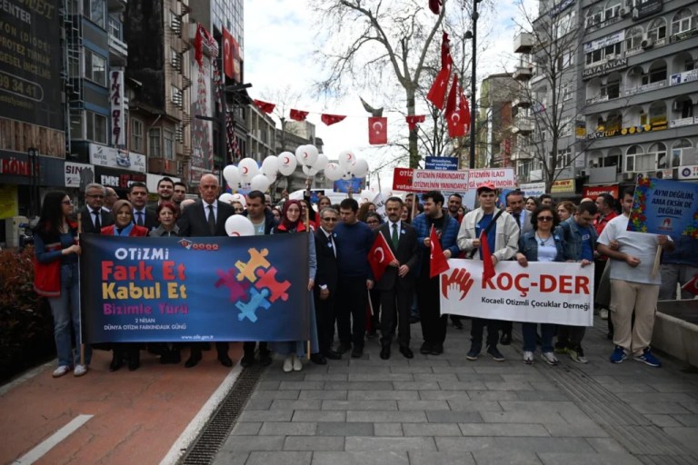 Otizm Farkındalık Yürüyüşü Kocaeli’de yapıldı