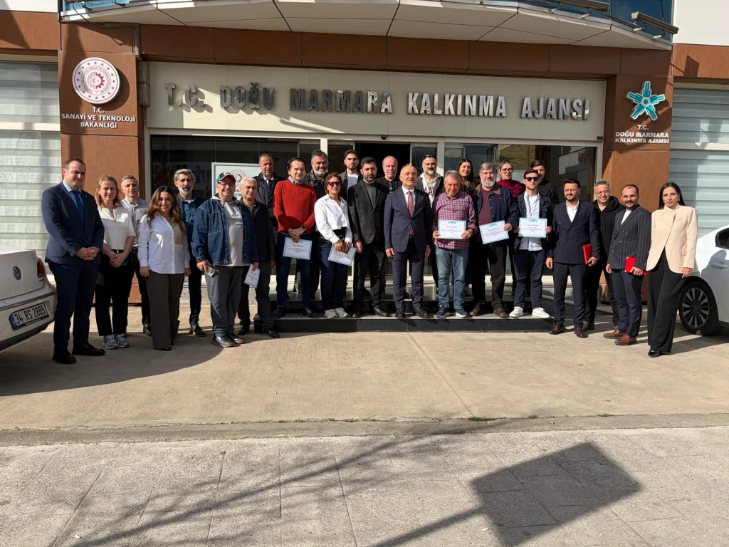 Kocaeli’de gazetecilere yapay zeka destekli medya eğitimi