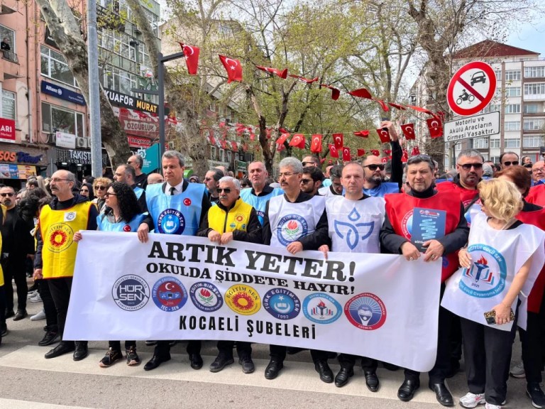 Öğretmenler Kocaeli’de yürüdü: Okullarda şiddete son!