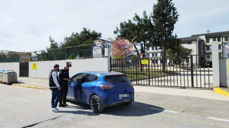 Derince’de okul çevrelerine sıkı denetim!
