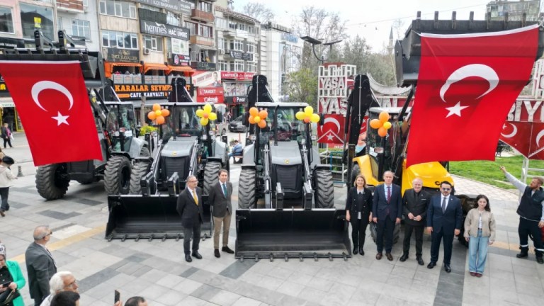 İzmit Belediyesi araç filosunu büyüttü