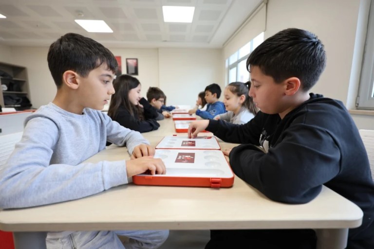 Kartepeli miniklerden akıl ve zeka oyunları