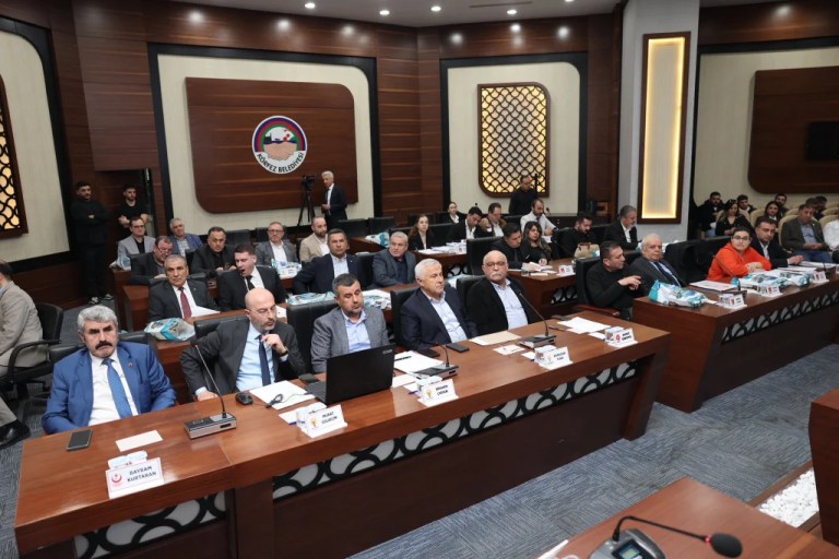 Körfez Belediyesi’nde komisyon üyeleri belirlendi