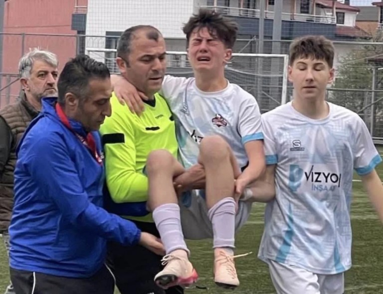 Hakem Zülfikar Akça’dan örnek davranış