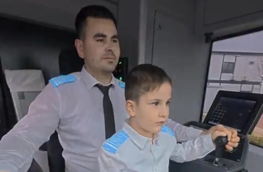 Minik Muhammet Enes’in vatmanlık hayali gerçek oldu