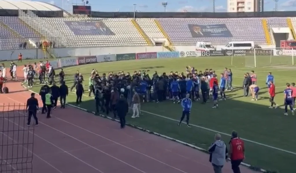 Gebzespor evinde yenildi, maç sonu ortalık karıştı!