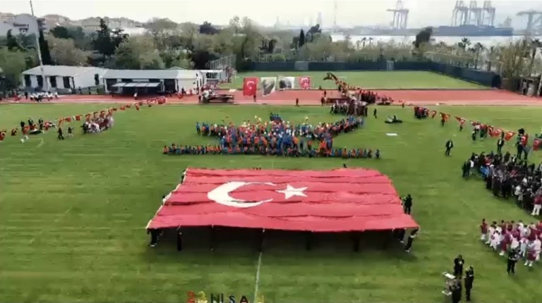 23 Nisan kutlamalarında bayrak iddiası asılsız çıktı