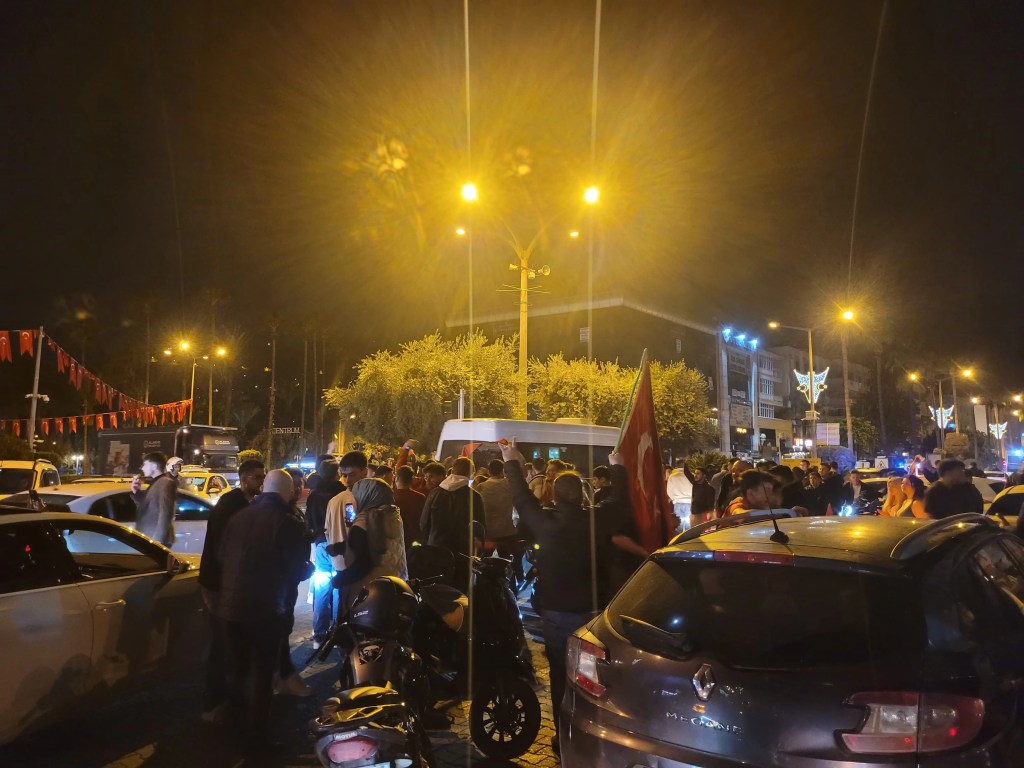 Antalya'da Dünya Kupası Sevinci Sokaklara Taştı
