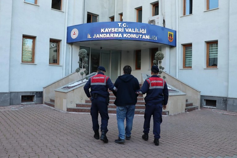 Kayseri'de Jandarmadan DEAŞ Operasyonu