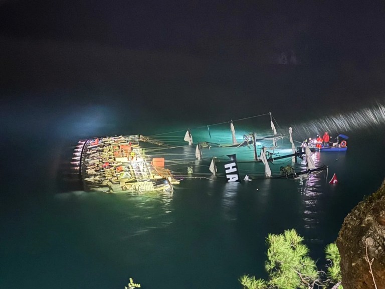 Fethiye'de Tur Teknesi Faciası: 1 Kişi Hala Kayıp