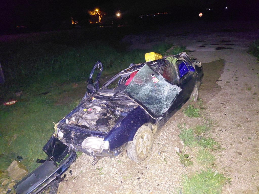 Manisa'da Şarampole Devrilen Araç: 1 Ölü, 1 Yaralı