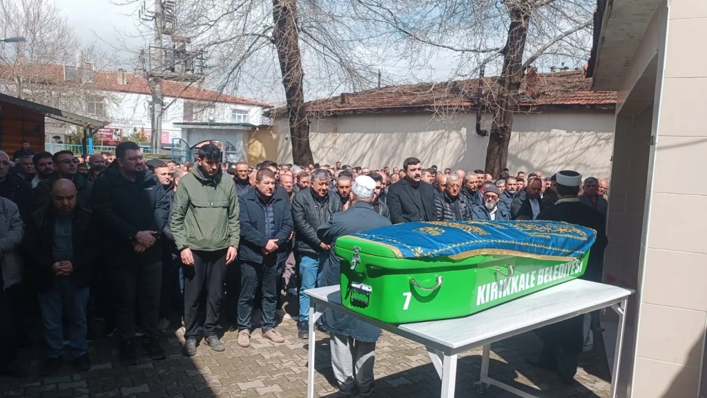 Kırıkkale'de İki Kardeş Babalarını Öldürdü, Adliyeye Sevk Edildi