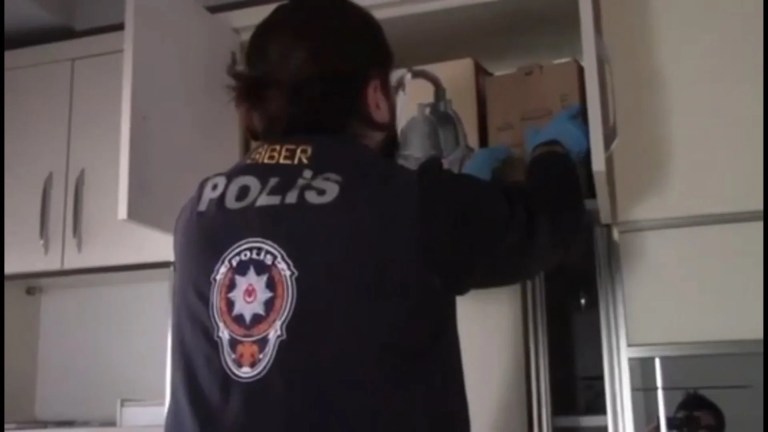 13 İlde Siber Suç Operasyonu: 95 Kişi Tutuklandı