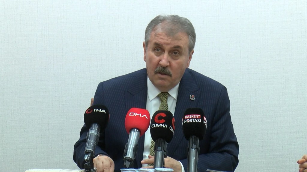 Mustafa Destici: Türkiye Yarı Savaş Halinde