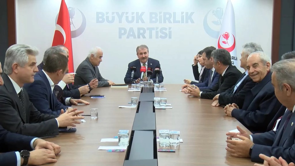 Mustafa Destici: Türkiye Yarı Savaş Halinde