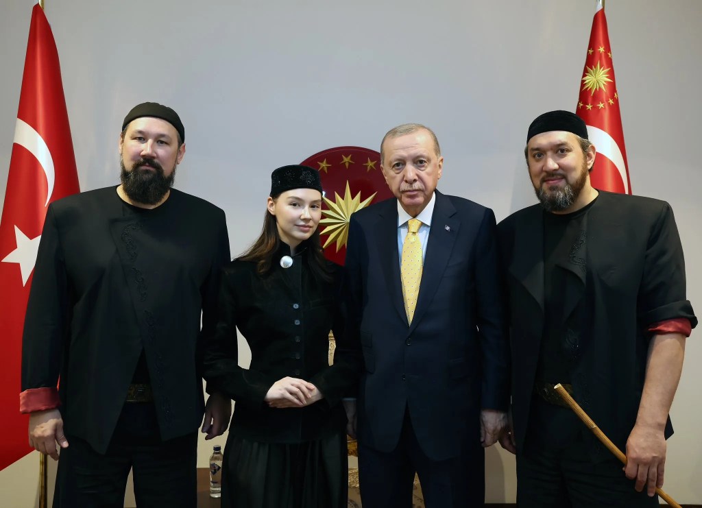 Cumhurbaşkanı Erdoğan Ay Yola Grubunu Kabul Etti