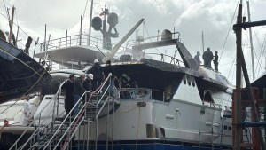Bodrum'da Eski Başkanın Motoryatı Yandı