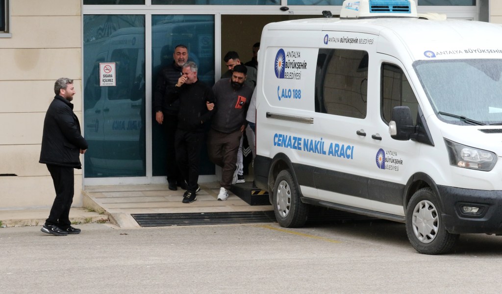 Antalya'da Tatil Faciası: Ali Ülkaç Boğularak Hayatını Kaybetti