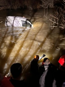 Erzurum'da Aras Nehri'ne Uçan Araçtan Dram Dolu Kurtuluş